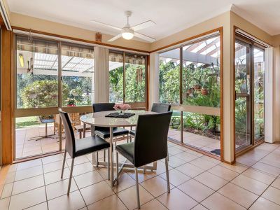 8 Brushwood Drive, Parkwood