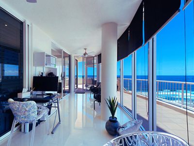 327 / 2-4 View Avenue, Surfers Paradise