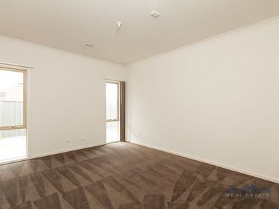 2 Aldous Place, Cranbourne North