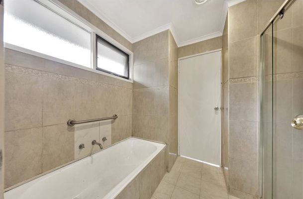 42 Malmsbury Drive, Meadow Heights