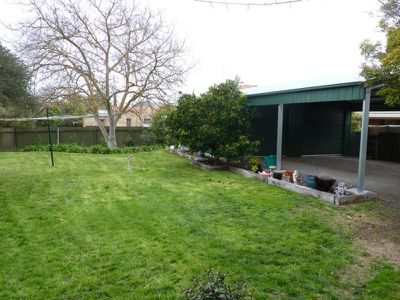 7 Bennett Rd, Horsham