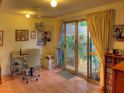 1 / 32 Murray Street, North Ward