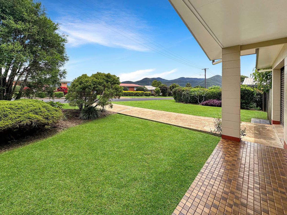 10 Azalea Street, Atherton