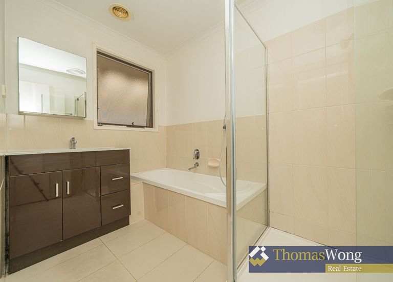 13 Luscombe Avenue, Carrum Downs