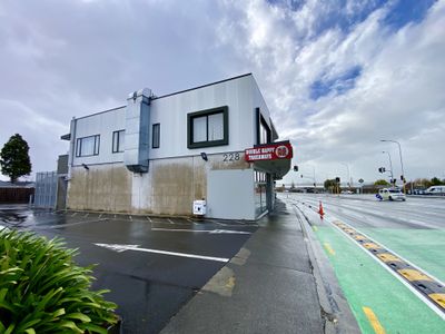 2 / 228 Edmonton Road, Te Atatu South