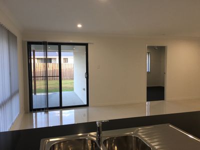 1 / 1 Swallowtail Street, Rosewood