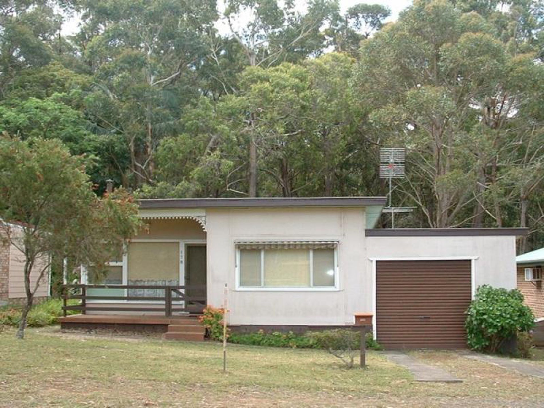 178 Sunset Strip, Manyana