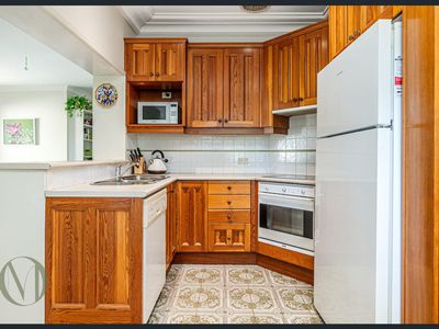 10 Dora Crescent, Dundas