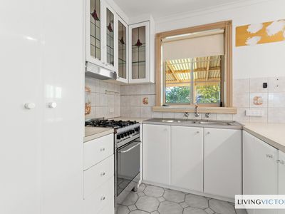 34 Vincent Crescent, Werribee