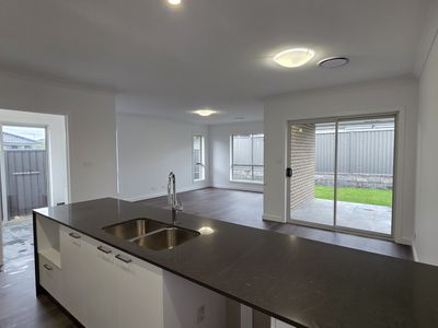 79 Armoury Road, Jordan Springs