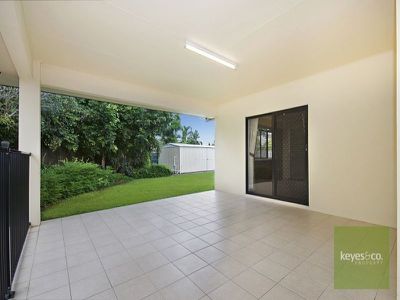 8 Lakefield Drive, Idalia