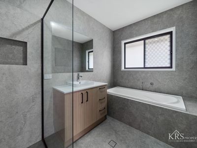 31 Ashwood Circuit, Chambers Flat