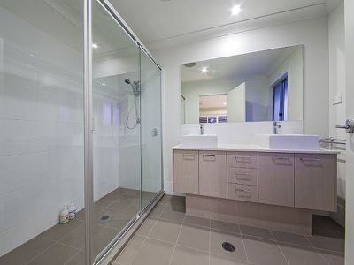 37 Margaret Cr, Wakerley
