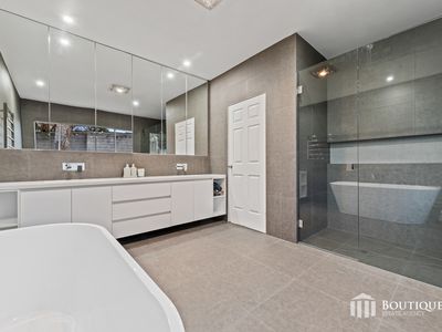 6 Matthews Place, Dandenong North