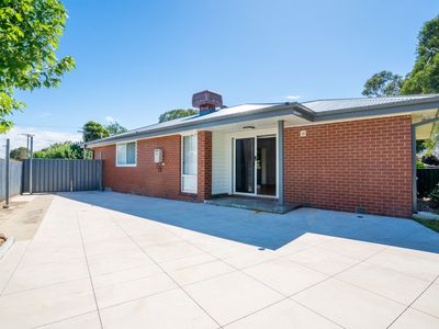 2 PRAGUE AVENUE, Wodonga