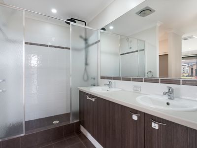 15 Jitarning Brace, Baldivis