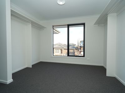 16 Sunburnt Circuit, Clyde North