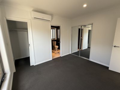 2 / 4 Capello Close, Griffith