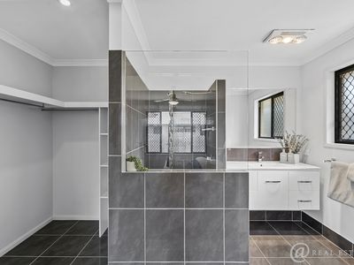 4 Plum Tree Close, Taranganba