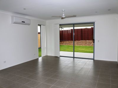 12 O'CONNELL Parade, Urraween
