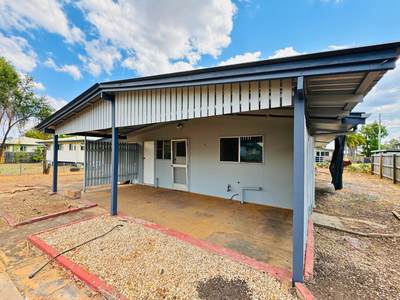 6 Mackay Street, Moranbah