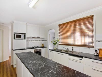5 Golden Glade, Strathdale