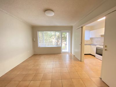 14/30 Queens Road, Westmead