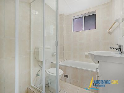 1 / 16 Henry Street, Parramatta