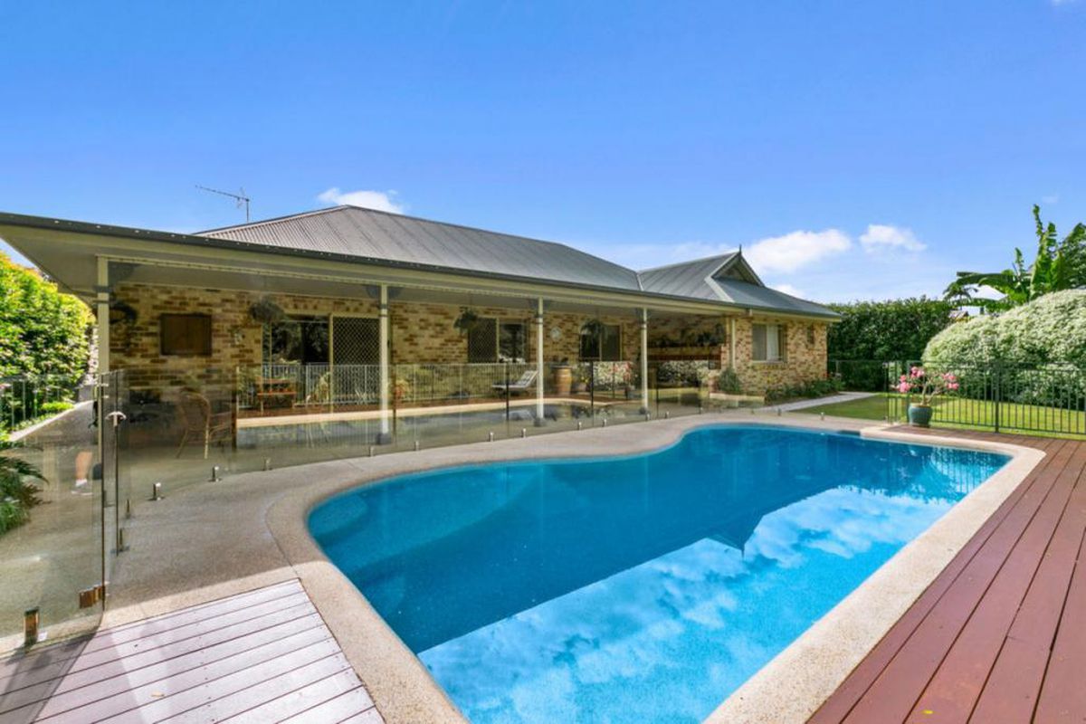 35 Nerang River Drive, Nerang