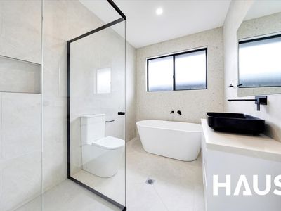 37 Flying Fox Circuit, Oakville