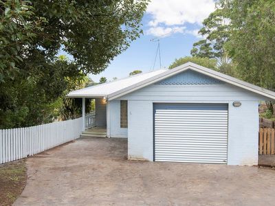 6 Rosewood Avenue, Bangalow