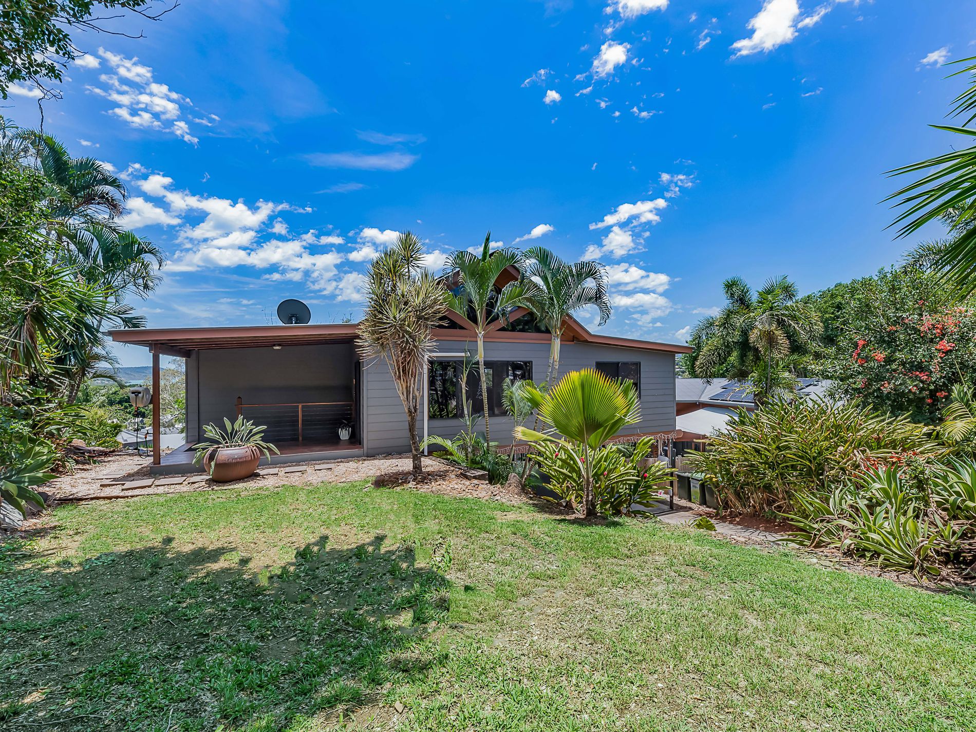 7 Daydream Court, Cannonvale