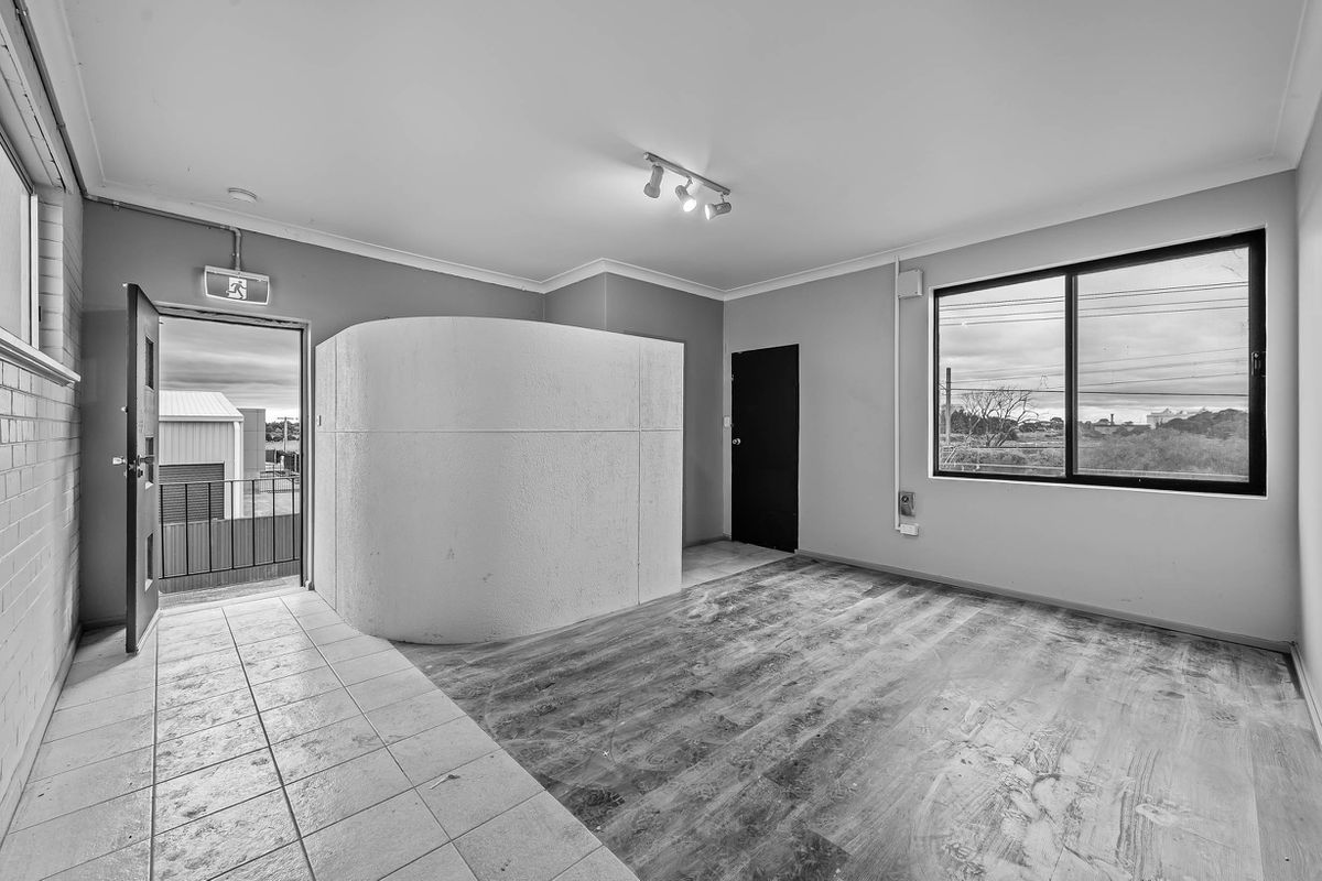 8-10 Racecourse Road, Williamstown