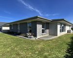6 Ken Douglas Drive, Aotea