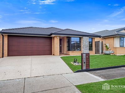 12 Lilydale Avenue, Clyde North