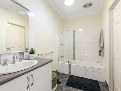 8 / 11 Sonder Crescent, Bakewell