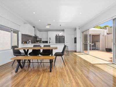 198 Riseley Street, Booragoon