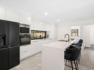 8 Lake Cootharaba Place, Logan Reserve