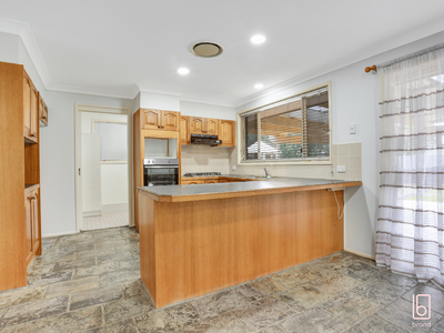 10 Oxford Drive, Lake Haven
