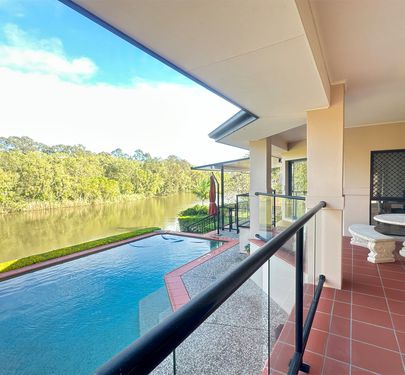 34 Martingale Circuit, Clear Island Waters
