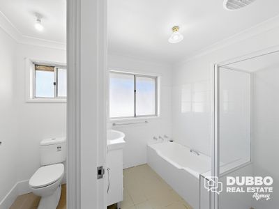 2B Rivergum Place, Dubbo