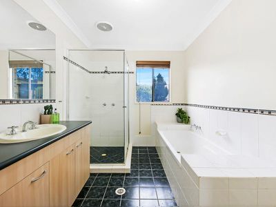12 Hawker Street, Pacific Pines