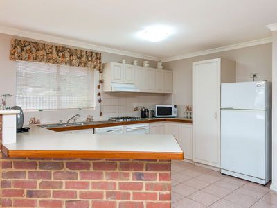 32B Premier Street, Hannans