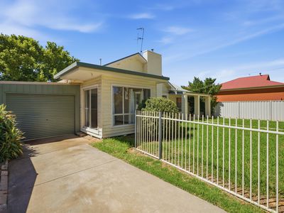 22 Echuca Rd, Mooroopna