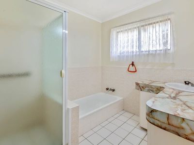 3 KALLISTA RD, Rochedale South