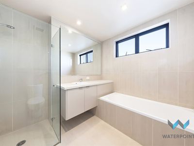 3 / 2 Bay Drive Meadowbank, Meadowbank
