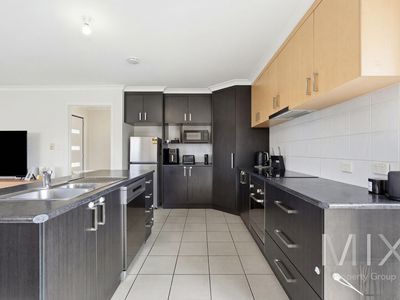 1 / 19 Joseph Link, Brighton