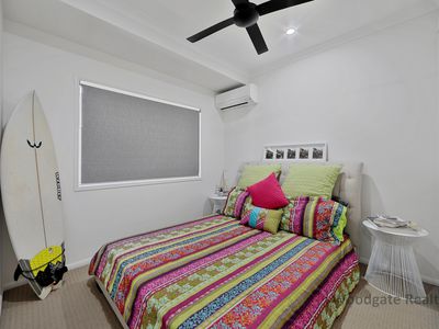 9 Sunset Avenue, Woodgate