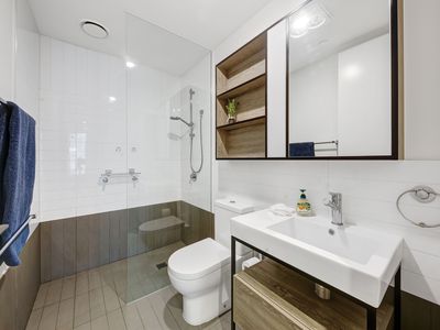 232 / 33 Quay Boulevard, Werribee South