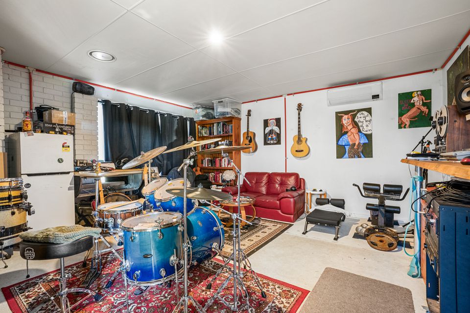 24 MANLY CRESCENT, Warnbro